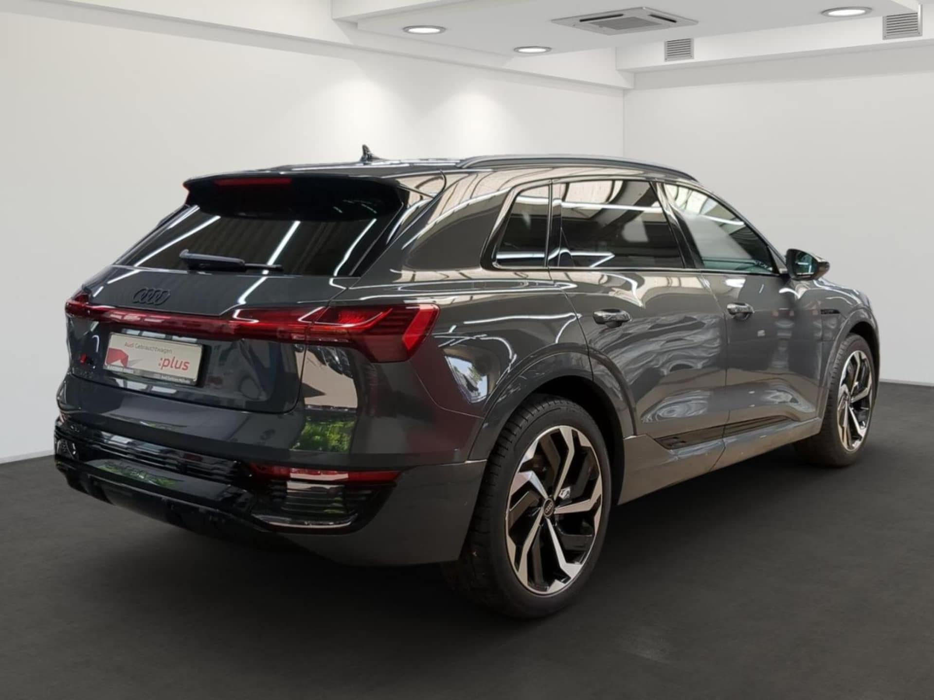 Audi Q8 e-tron S line