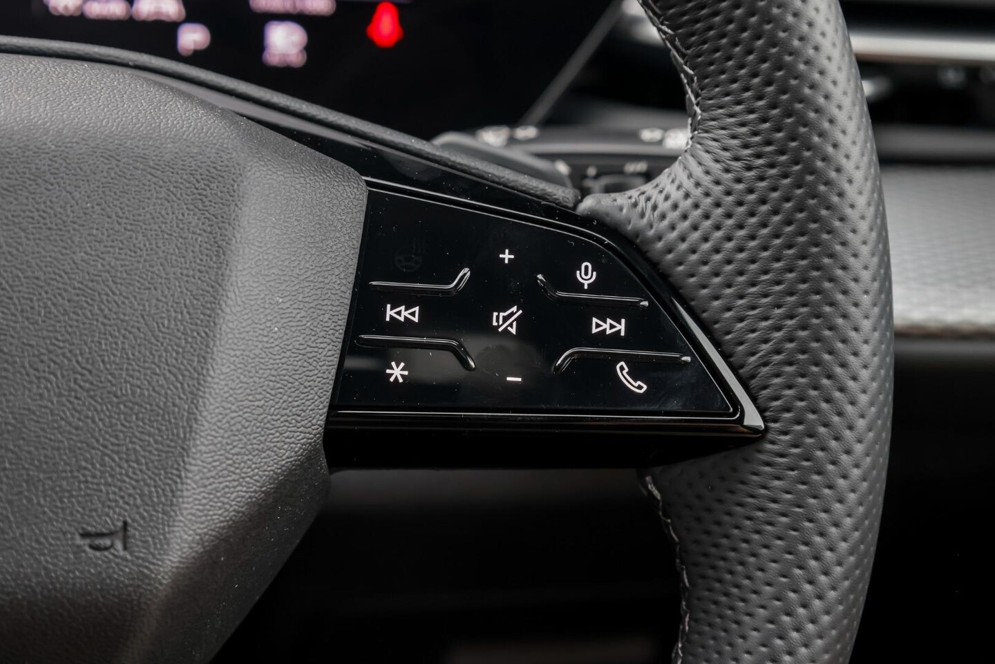 Image about Audi Q5 SUV TDI quattro 150 kW sport