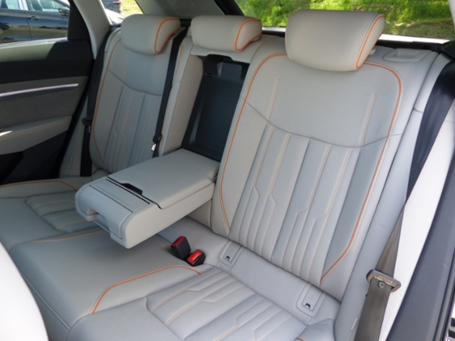 Audi e-tron S line