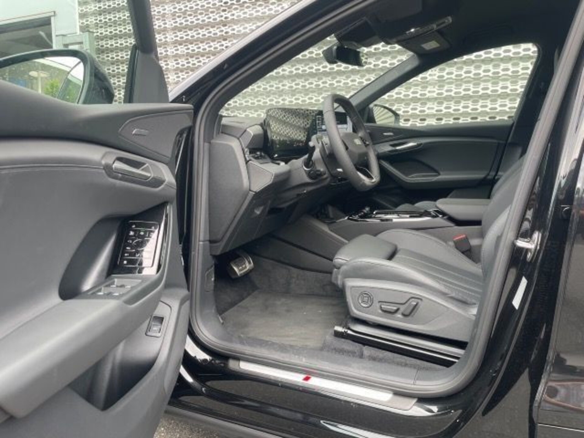 Audi Q6 SUV e-tron