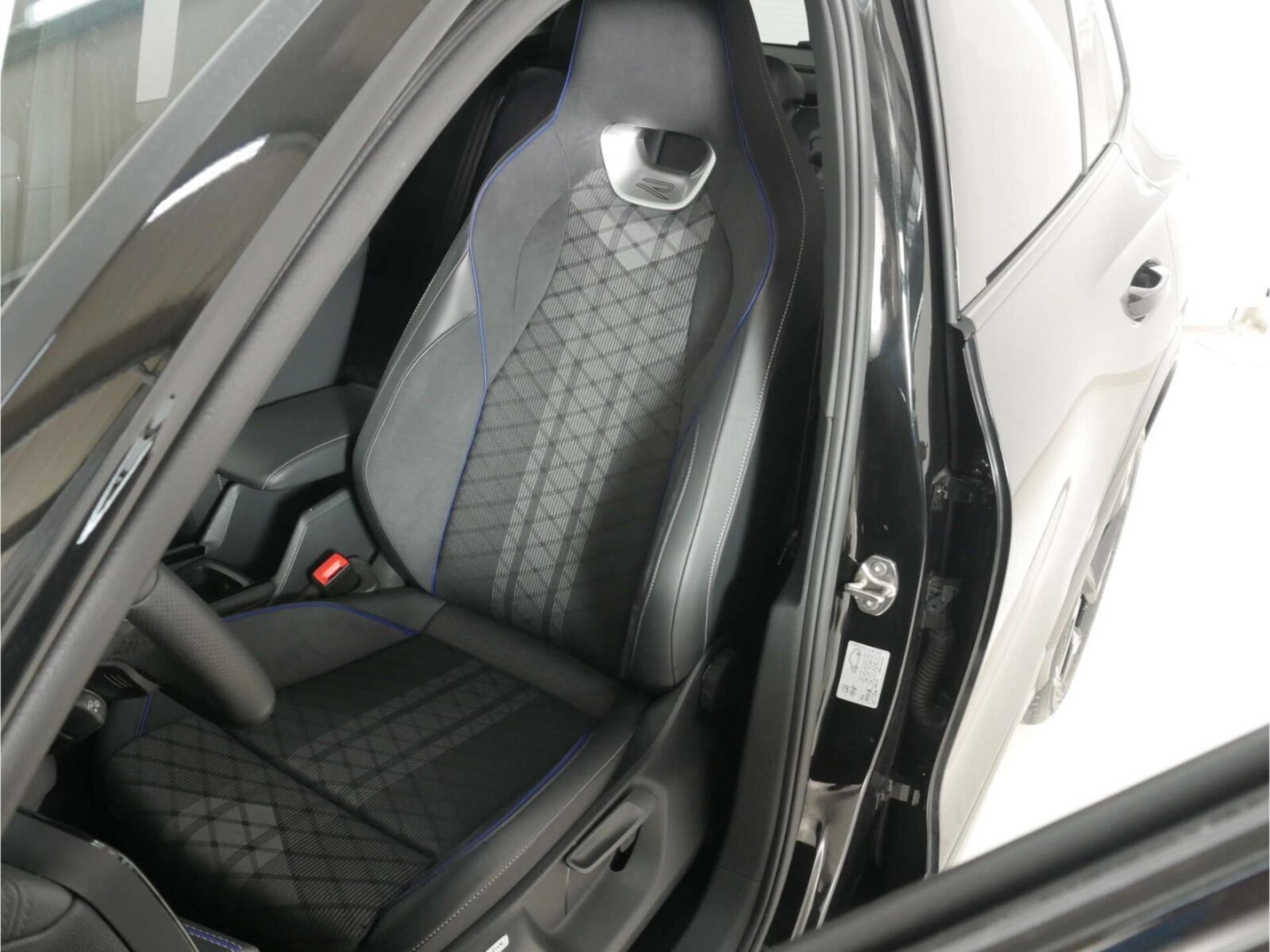 Volkswagen Tiguan – Bild 11