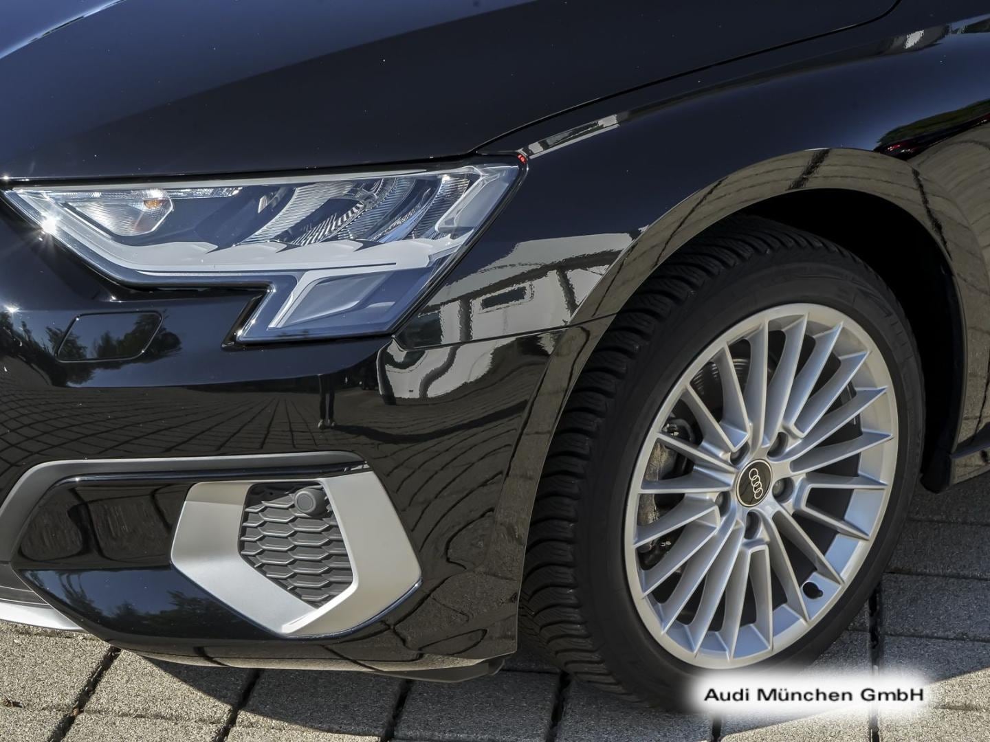 Bild über Audi A3 Sportback advanced 30 TFSI S tronic - für weitere Informationen kontaktieren Sie den Audi Partner
