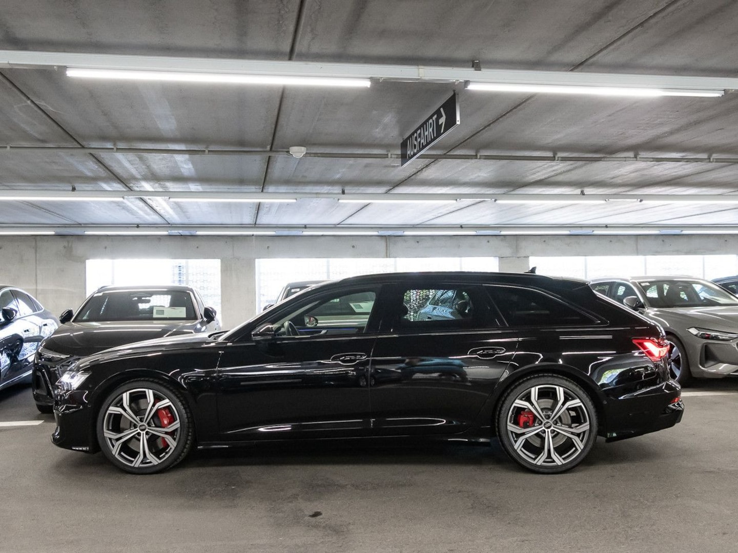 Bild über Audi S6 Avant TDI quattro tiptronic - für weitere Informationen kontaktieren Sie den Audi Partner