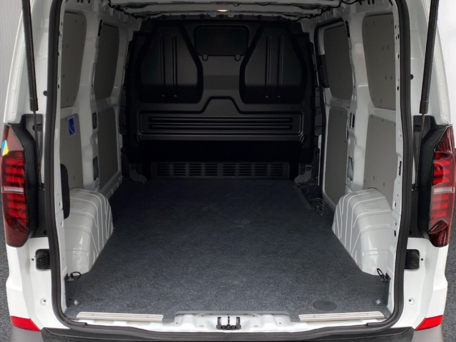 Volkswagen Transporter Kasten kurzer Radstand – Bild 13