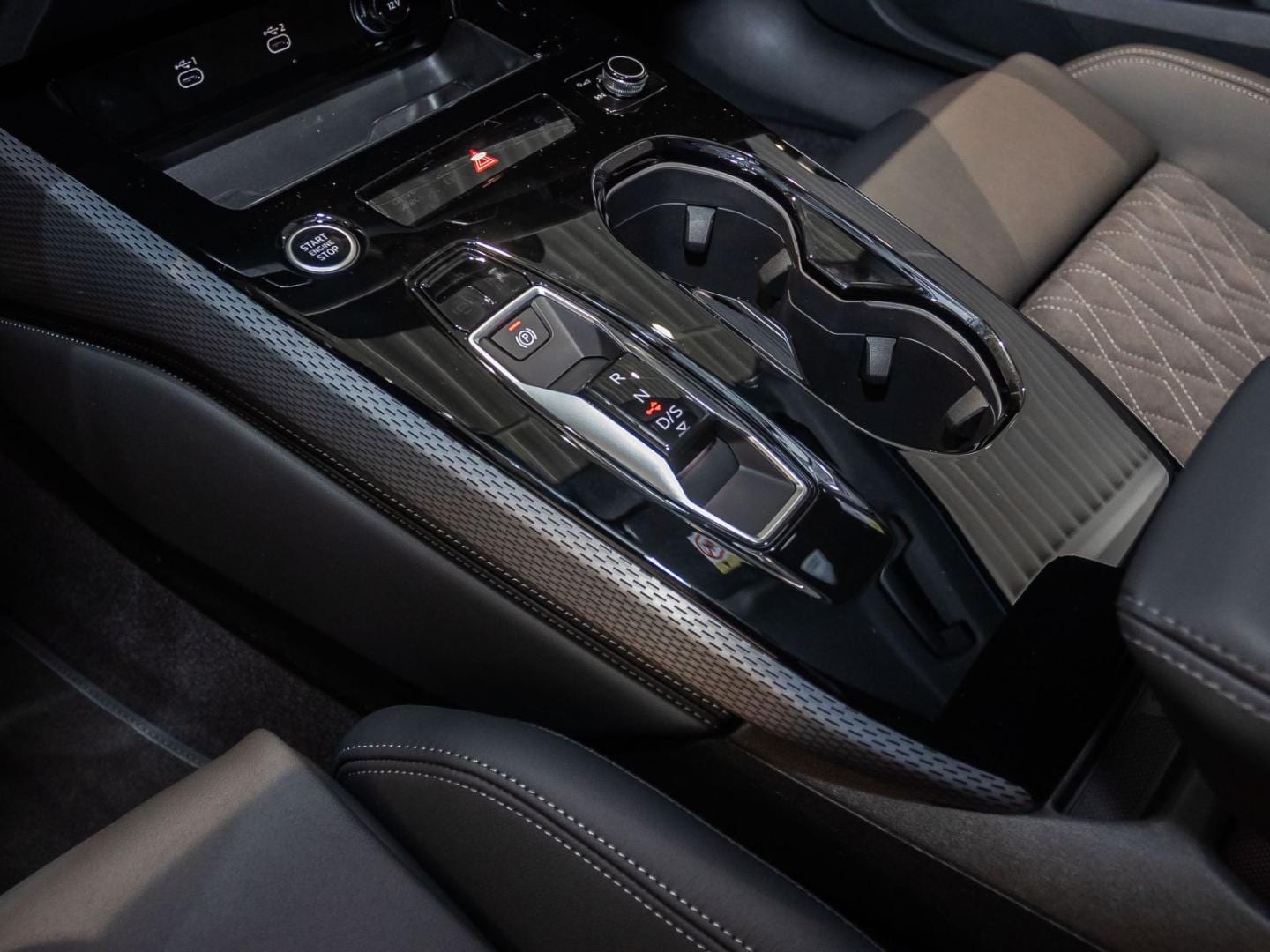 Bild über Audi A5 Avant e-hybrid e-hybrid quattro 270 kW S tronic - für weitere Informationen kontaktieren Sie den Audi Partner