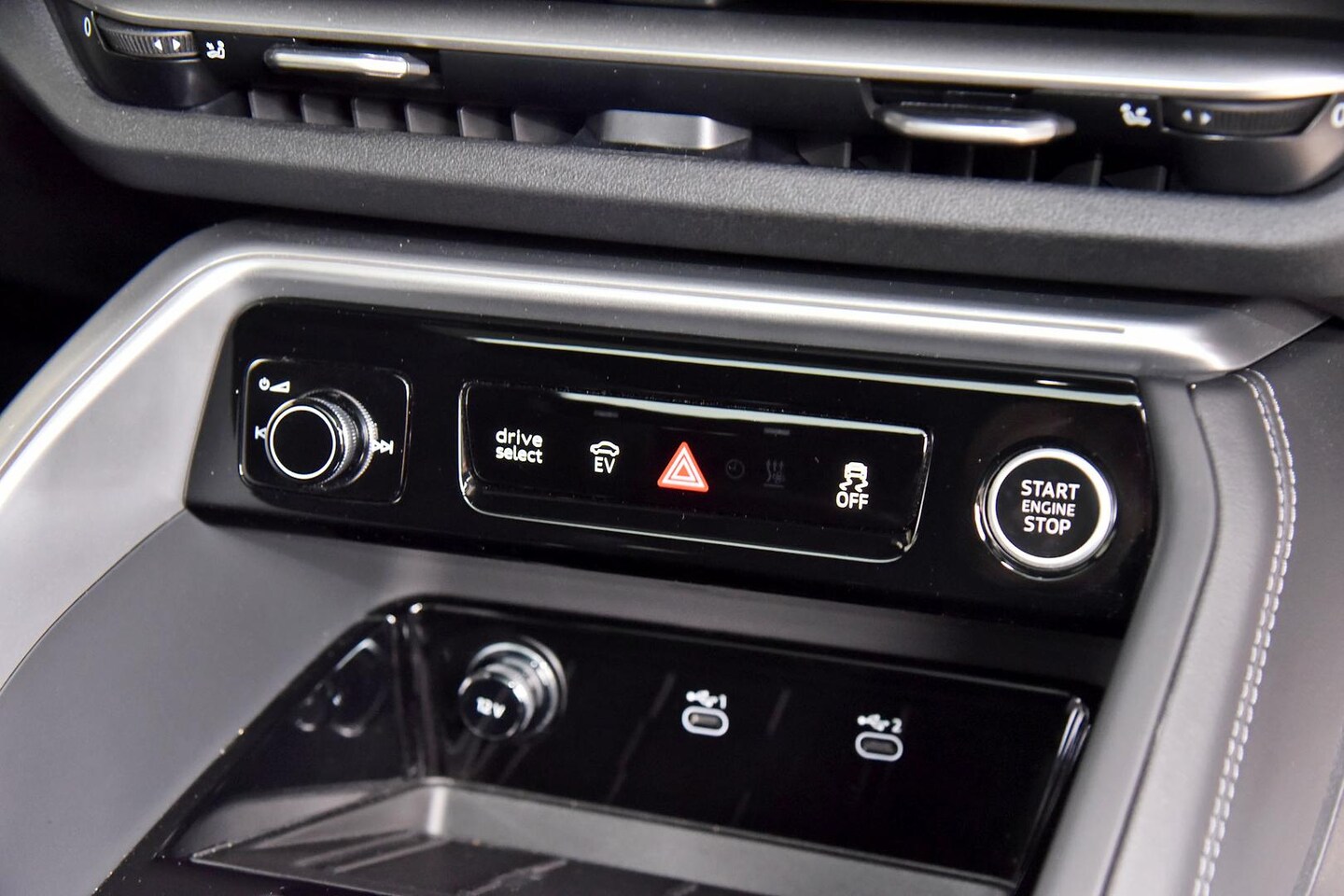 Image about Audi Q5 SUV e-hybrid quattro S tronic