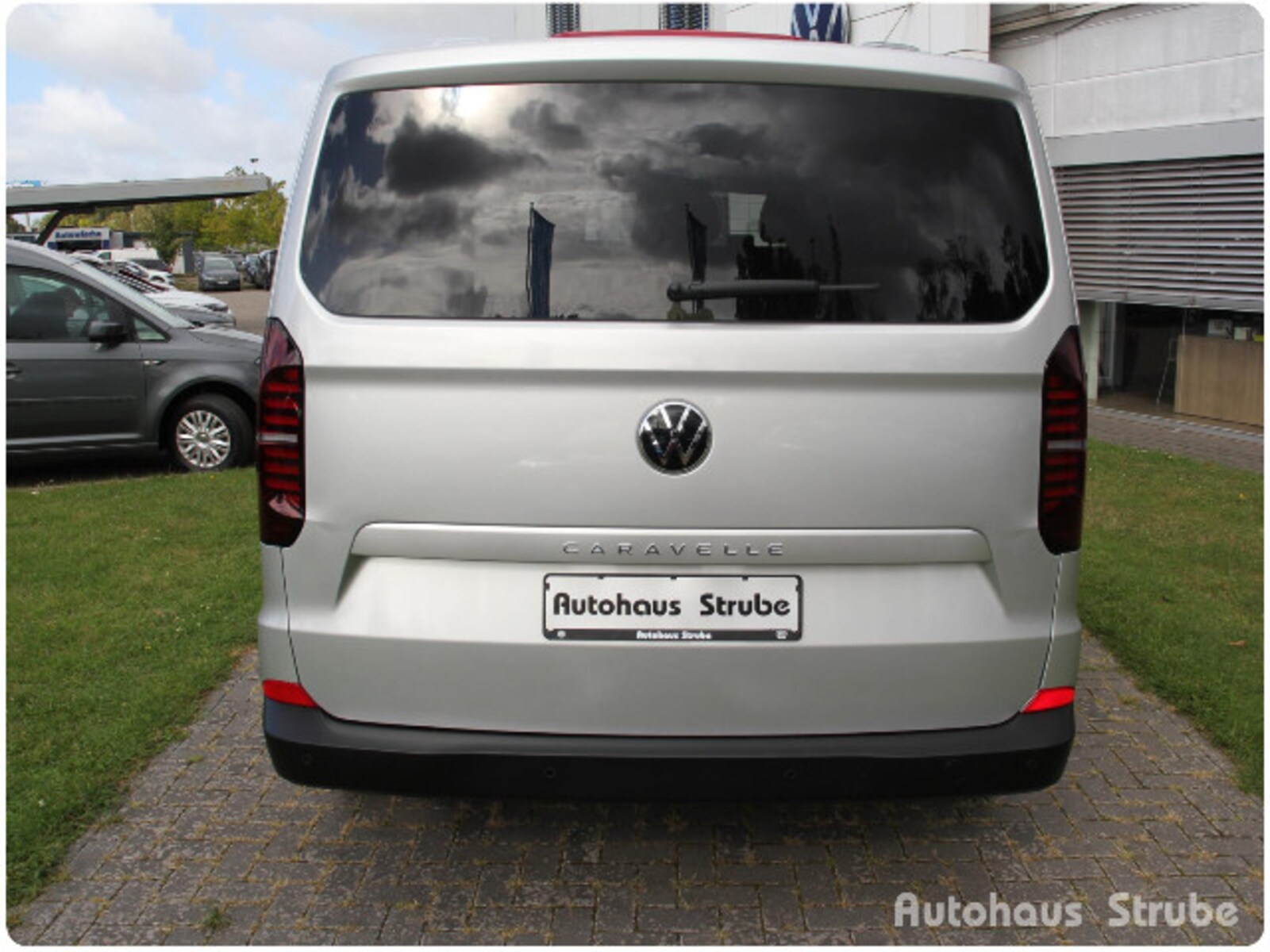 Volkswagen Caravelle – Bild 7