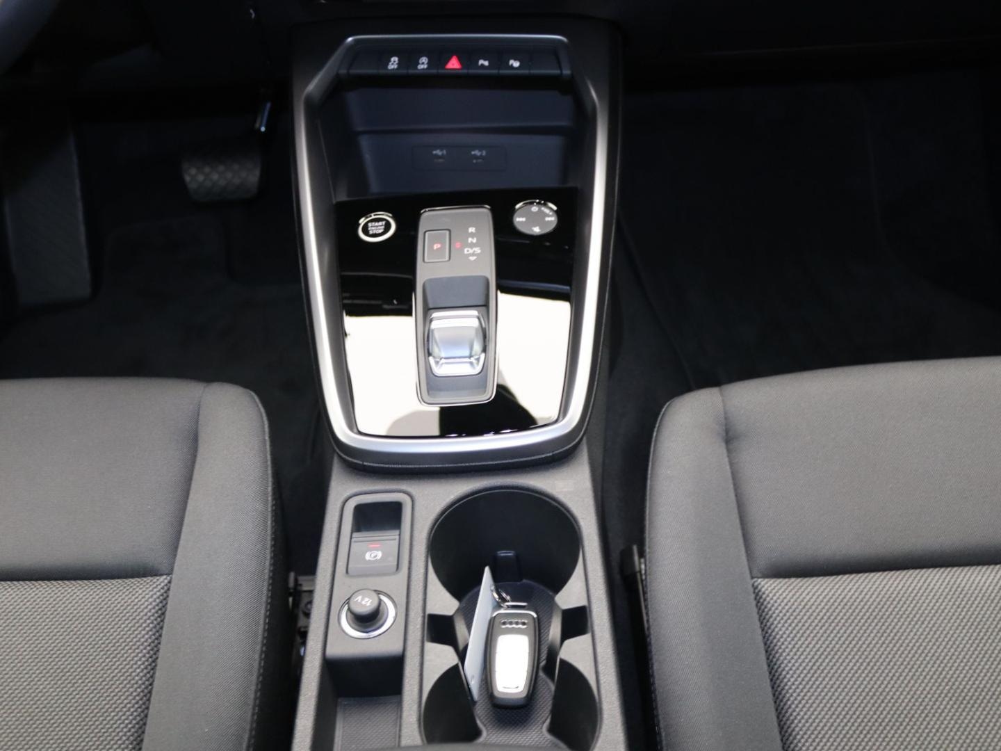 Bild über Audi A3 Sportback S line 35 TFSI S tronic - für weitere Informationen kontaktieren Sie den Audi Partner