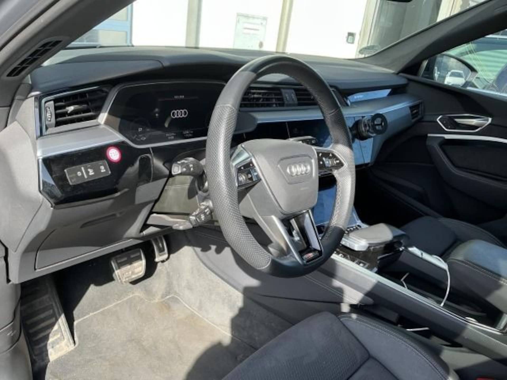 Audi Q8 e-tron S line
