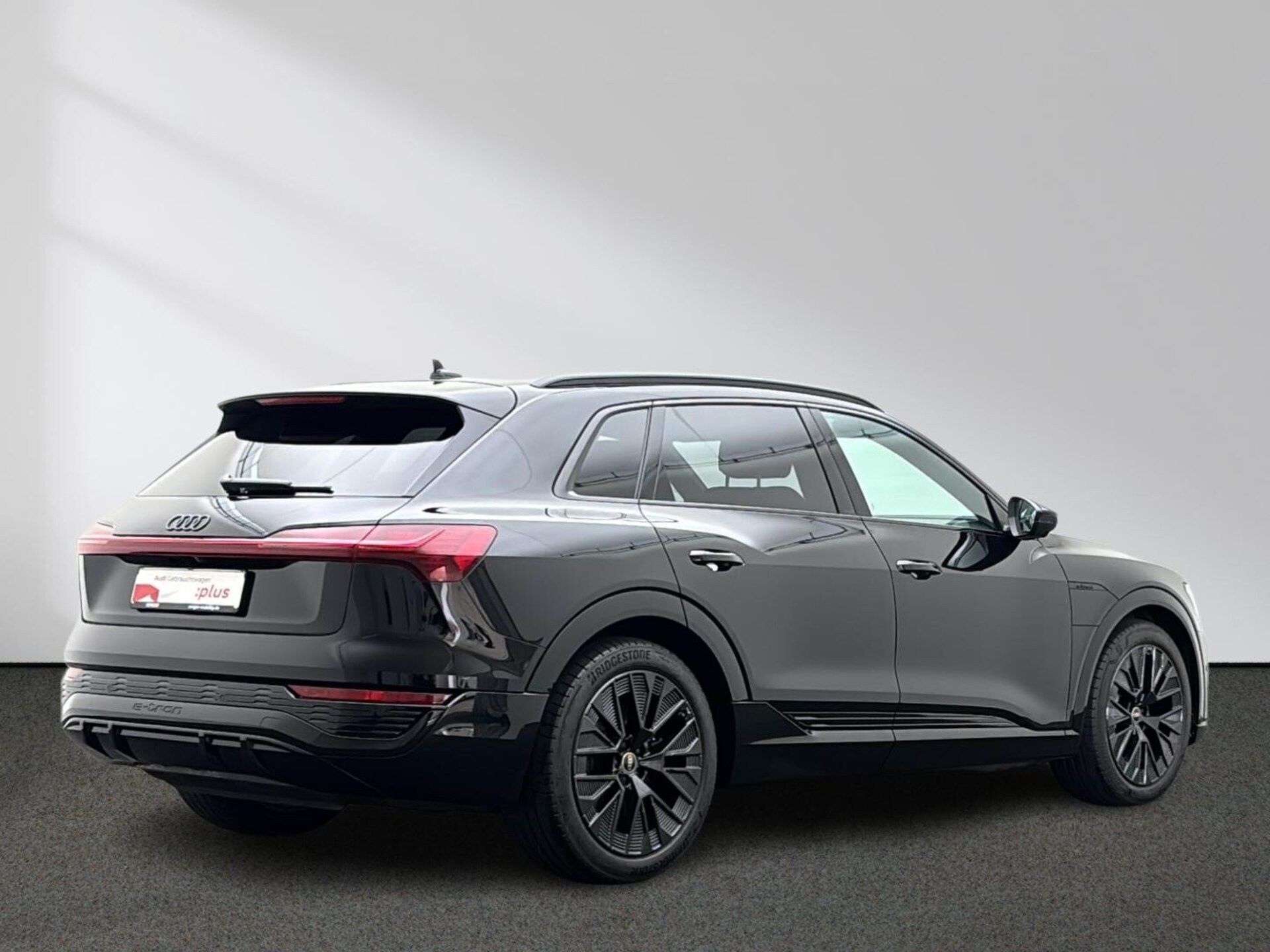 Audi Q8 e-tron S line