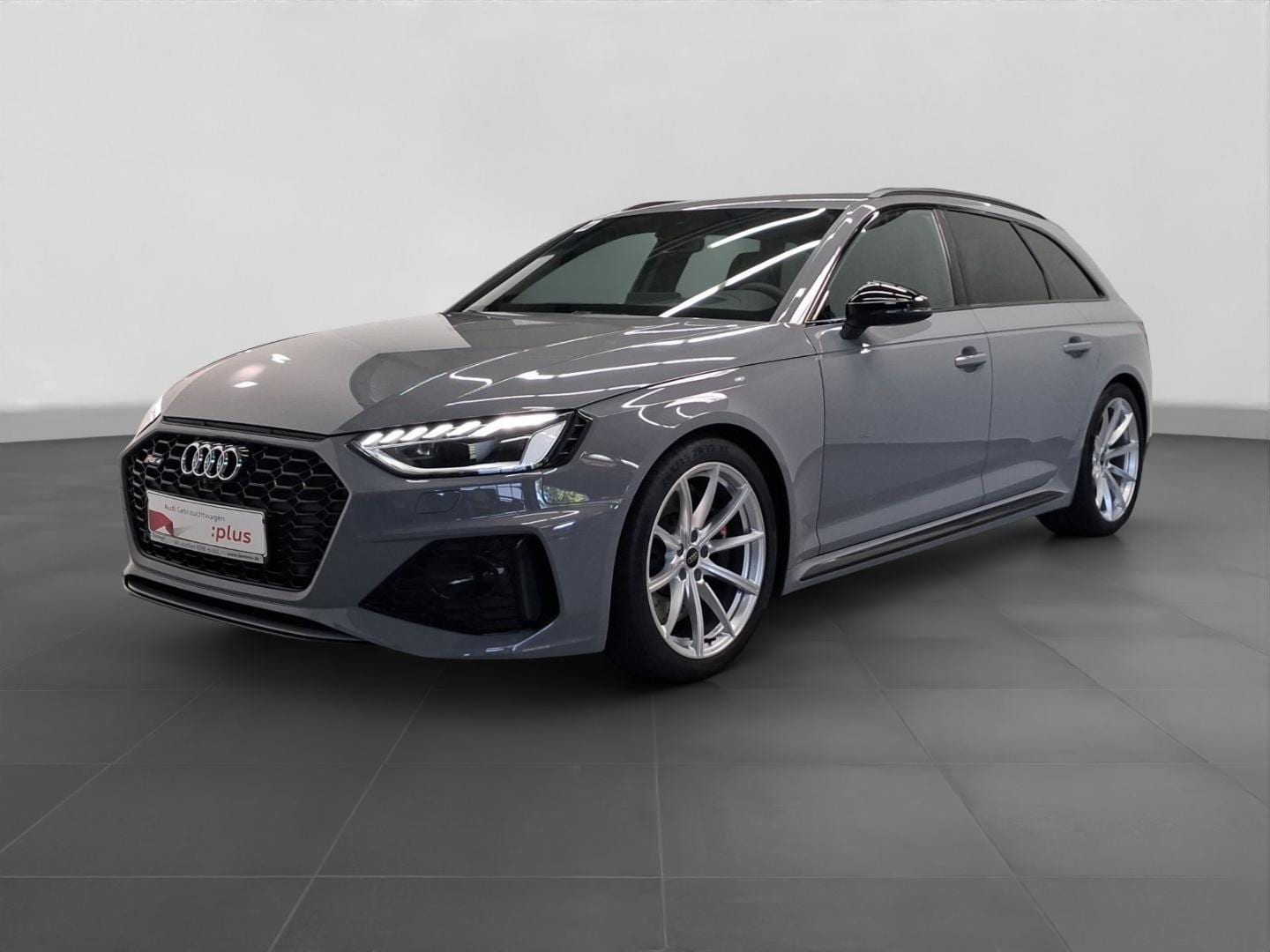 Bild über Audi RS 4 Avant TFSI quattro tiptronic - für weitere Informationen kontaktieren Sie den Audi Partner