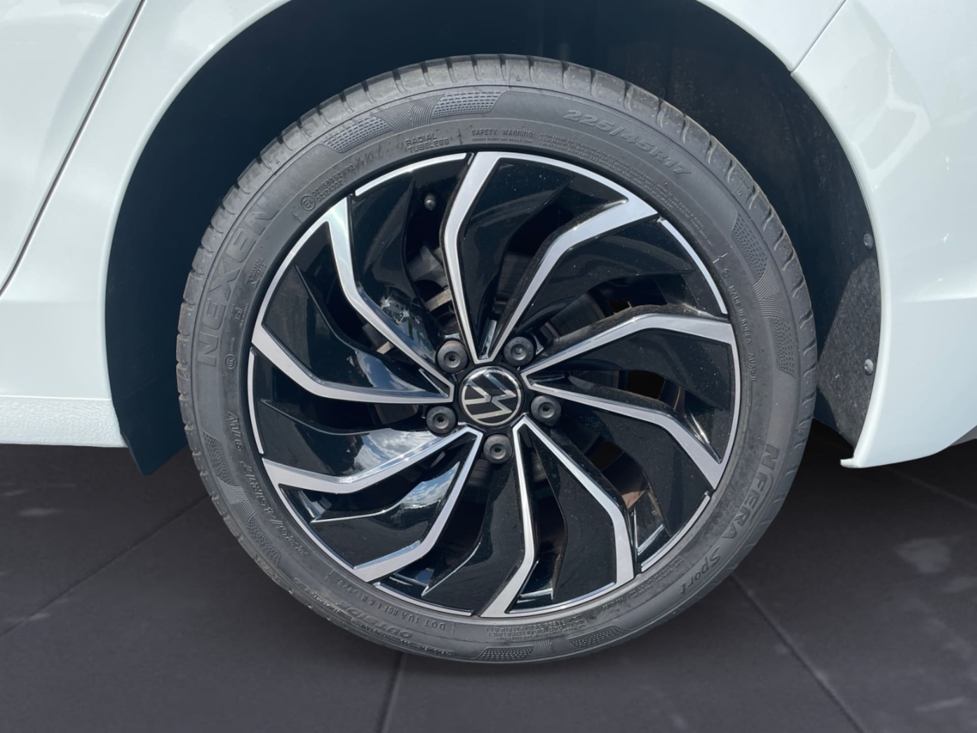 Volkswagen Golf Style