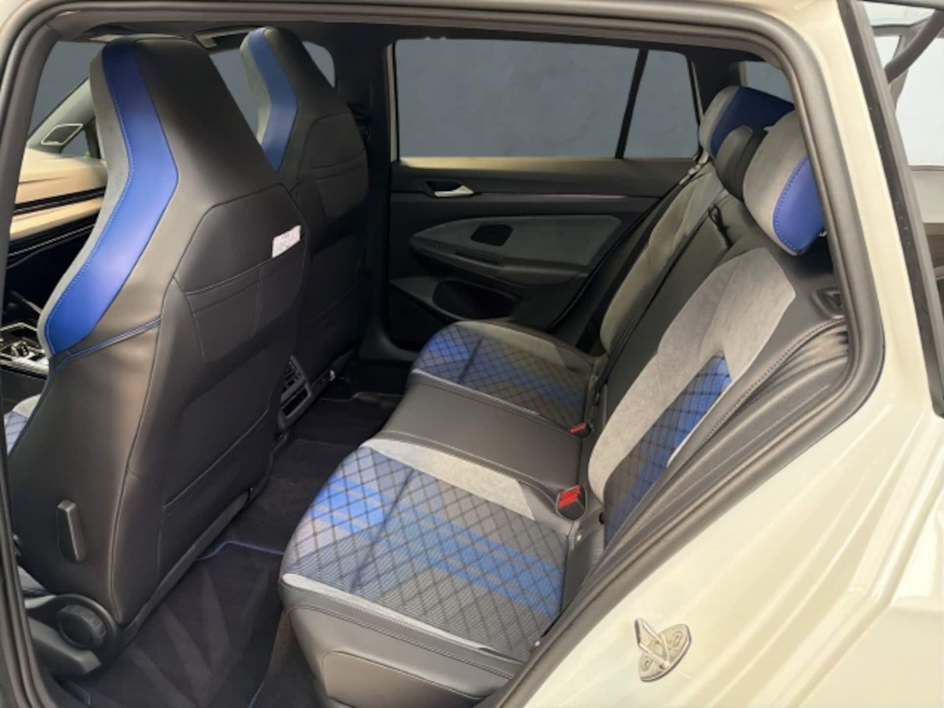 Volkswagen Golf Variant R