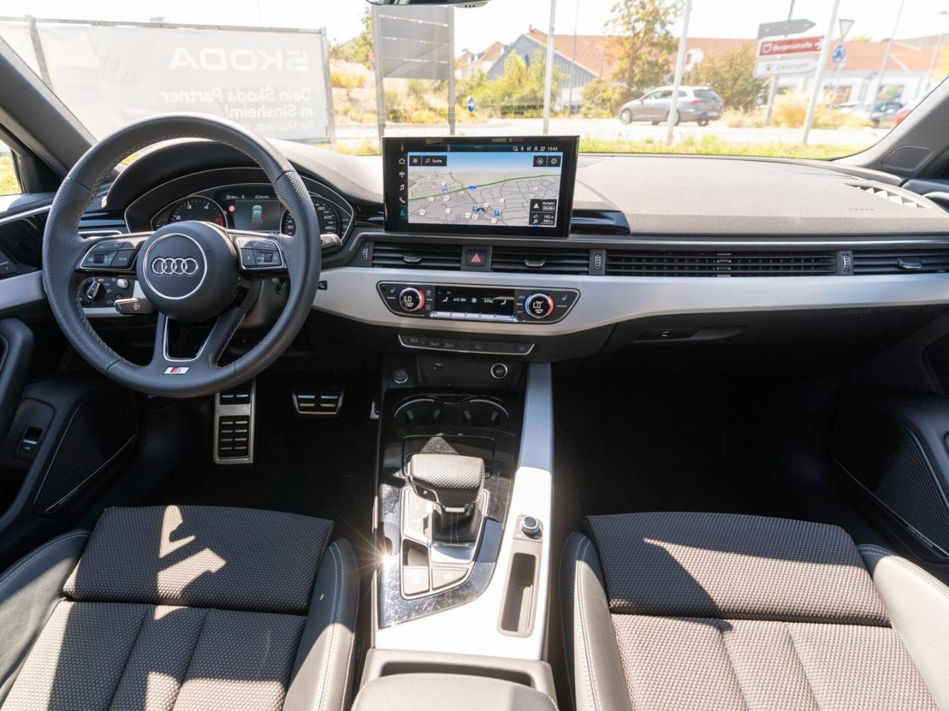 Audi A4 Avant S line