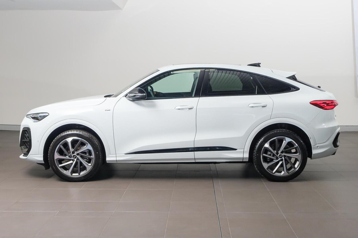 Image about Audi Q5 Sportback TFSI quattro 200 kW sport