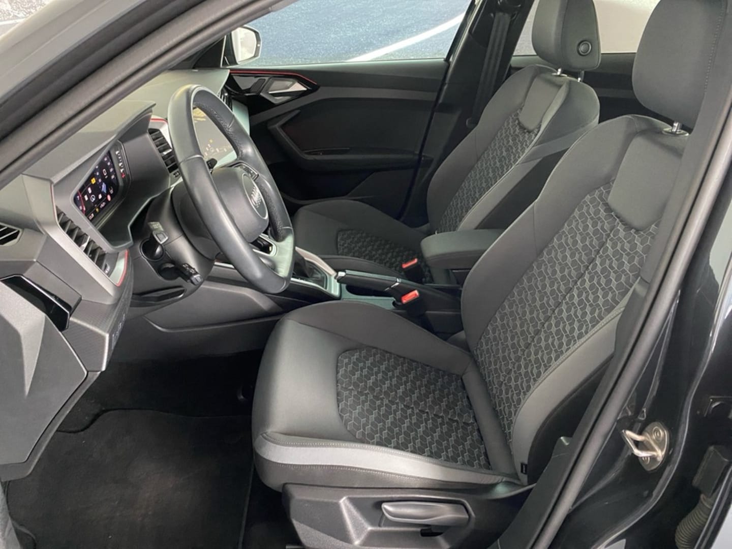 Bild über Audi A1 Sportback advanced 35 TFSI S tronic - für weitere Informationen kontaktieren Sie den Audi Partner