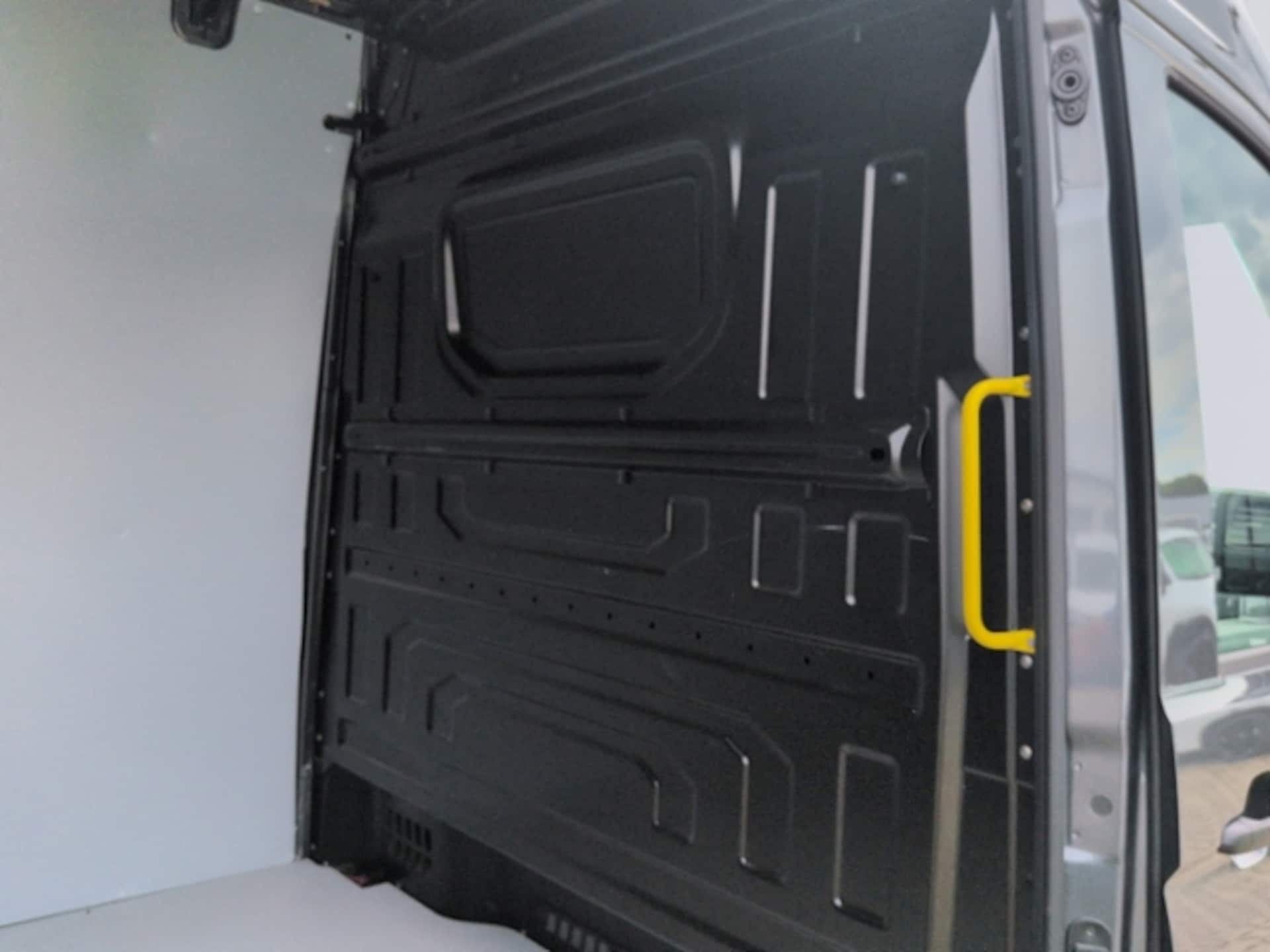 Volkswagen Crafter Kasten langer Radstand