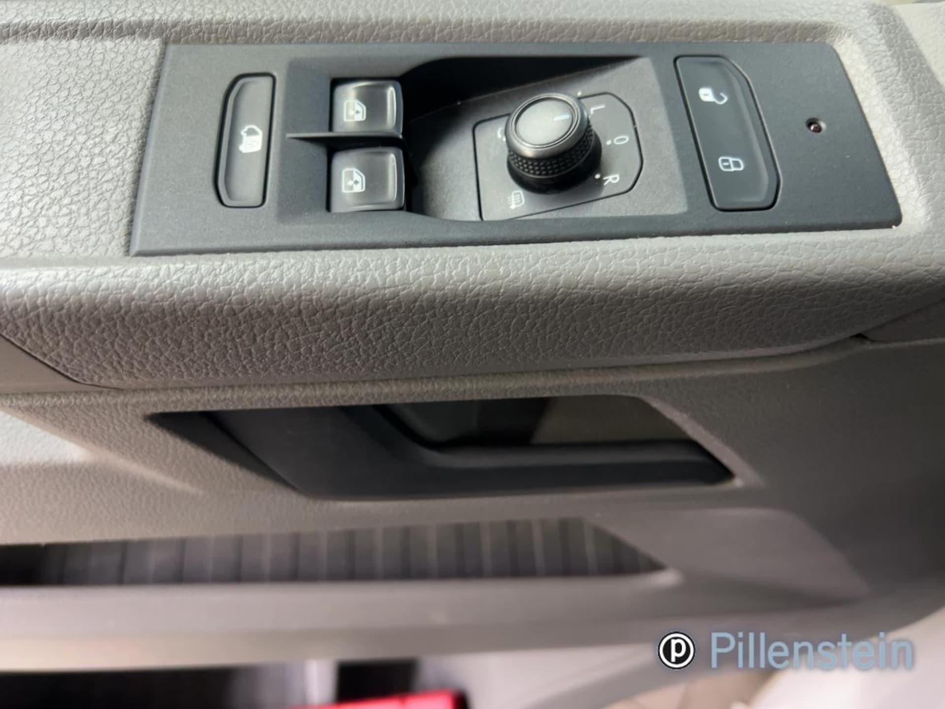 Volkswagen T6.1 Transporter Kasten langer Radstand