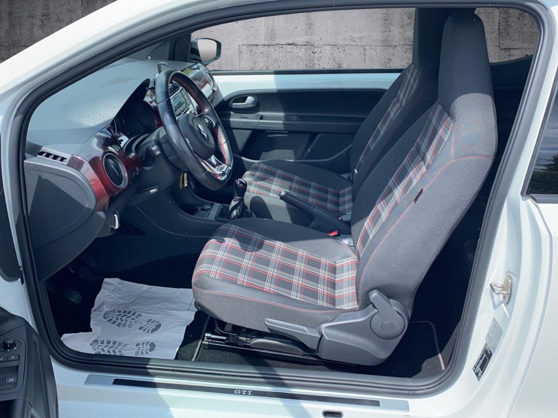 Volkswagen up! GTI