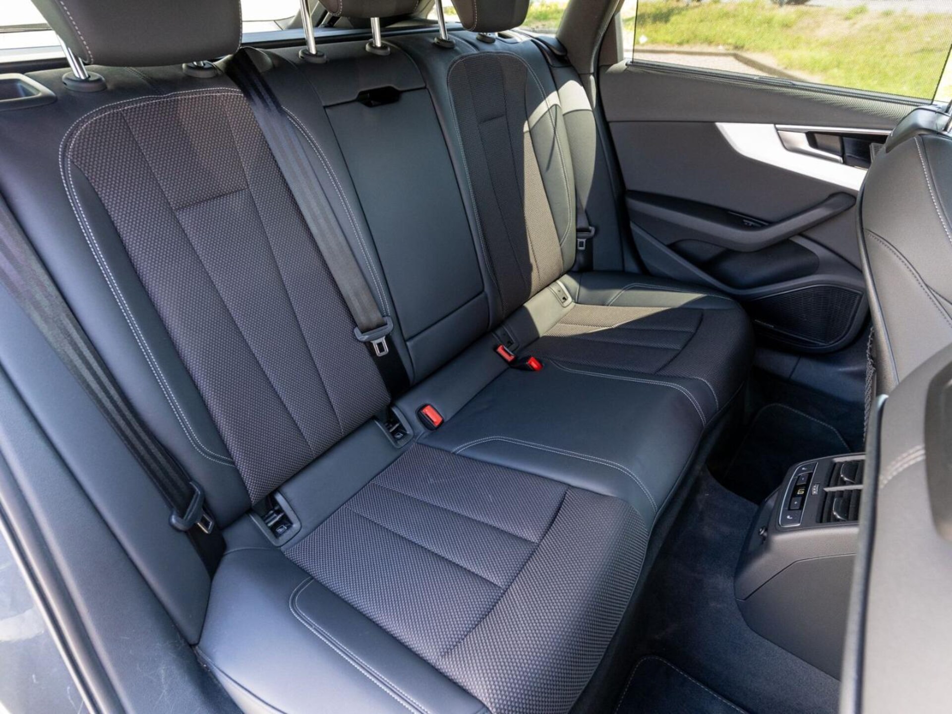 Audi A4 Avant S line