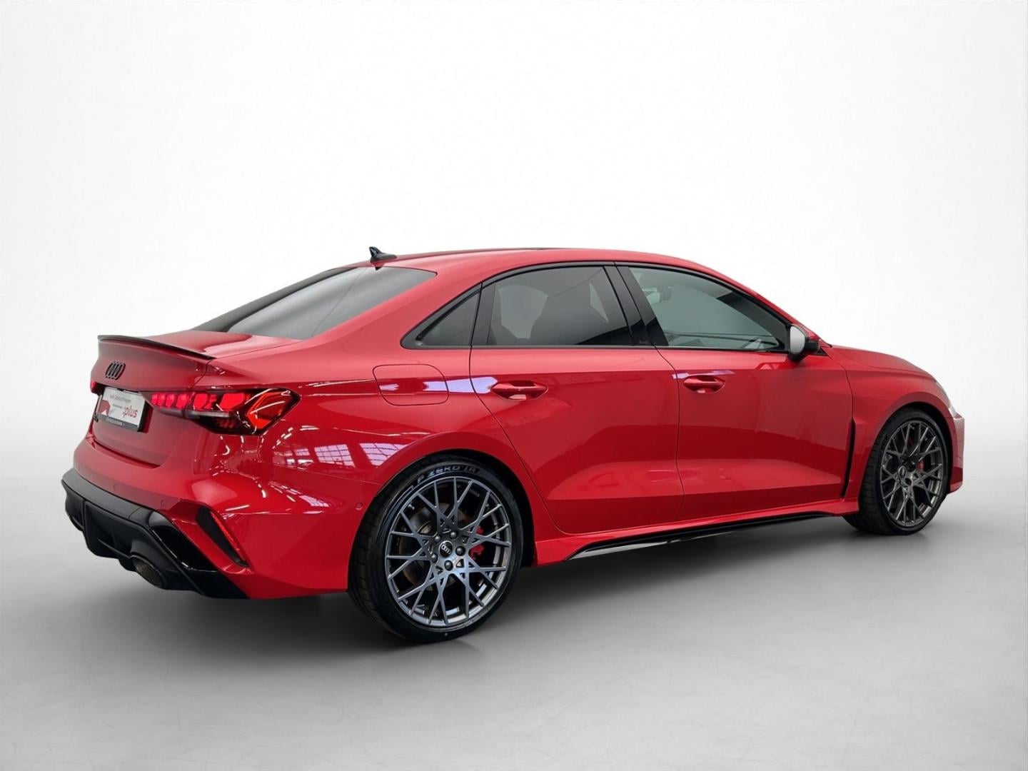 Bild über Audi RS 3 Limousine TFSI quattro 294 kW S tronic - für weitere Informationen kontaktieren Sie den Audi Partner