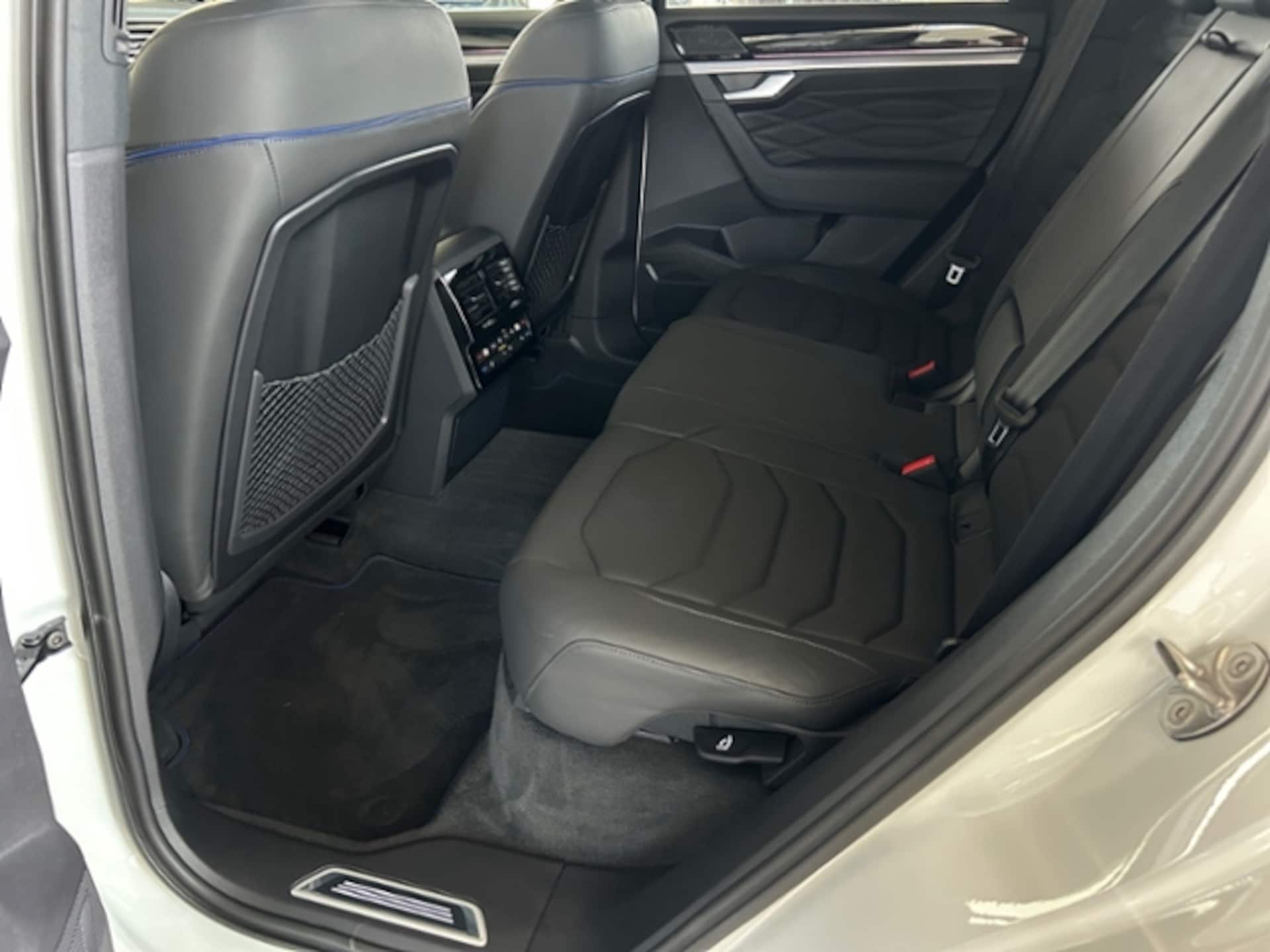 Volkswagen Touareg R