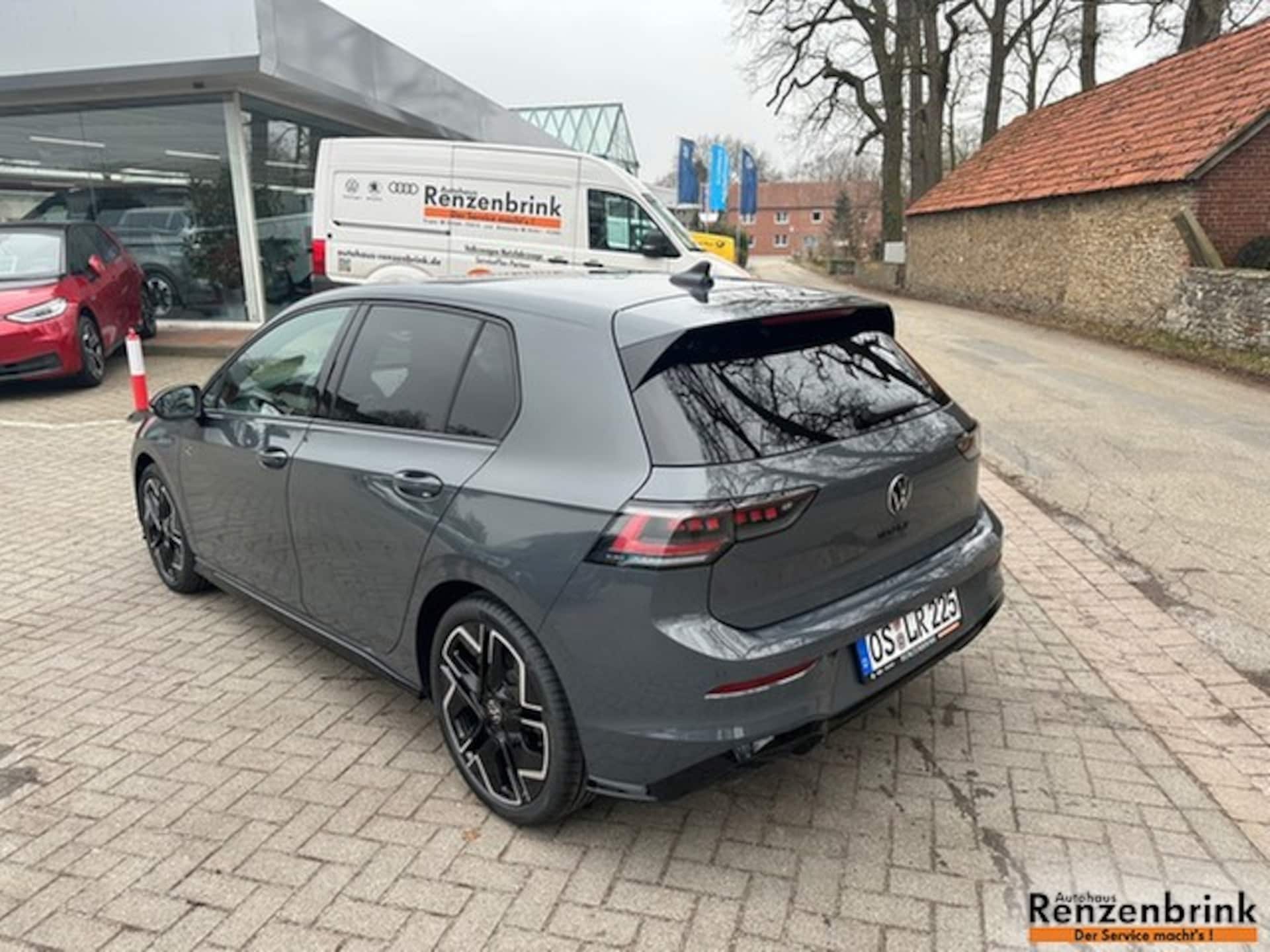 Volkswagen Golf R-Line