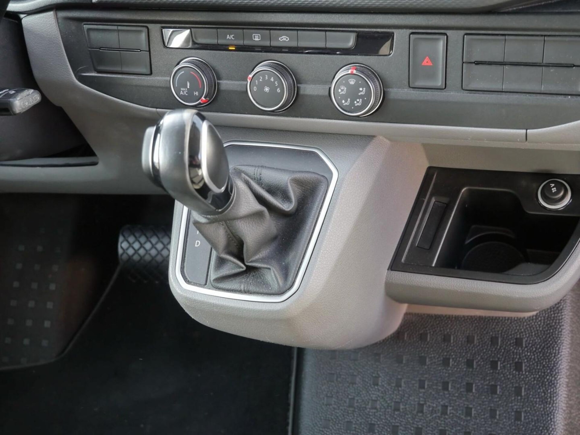 Volkswagen T6.1 Transporter Kasten langer Radstand