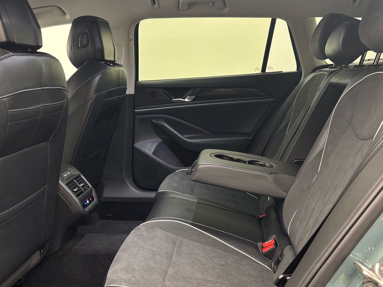 Volkswagen Passat – Bild 11
