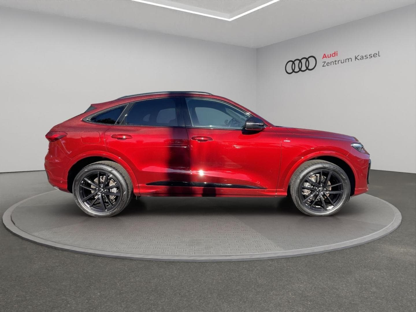 Bild über Audi Q5 Sportback TFSI quattro 150 kW S tronic - für weitere Informationen kontaktieren Sie den Audi Partner