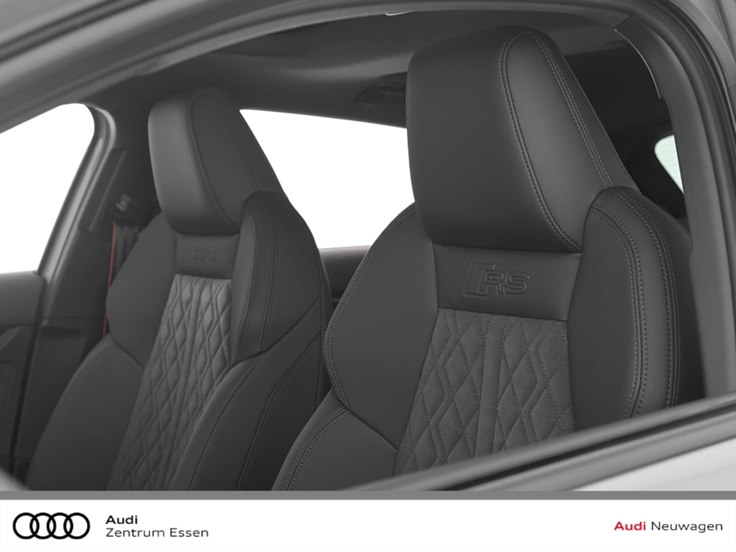 Bild über Audi RS 3 Sportback TFSI quattro 294 kW S tronic - für weitere Informationen kontaktieren Sie den Audi Partner