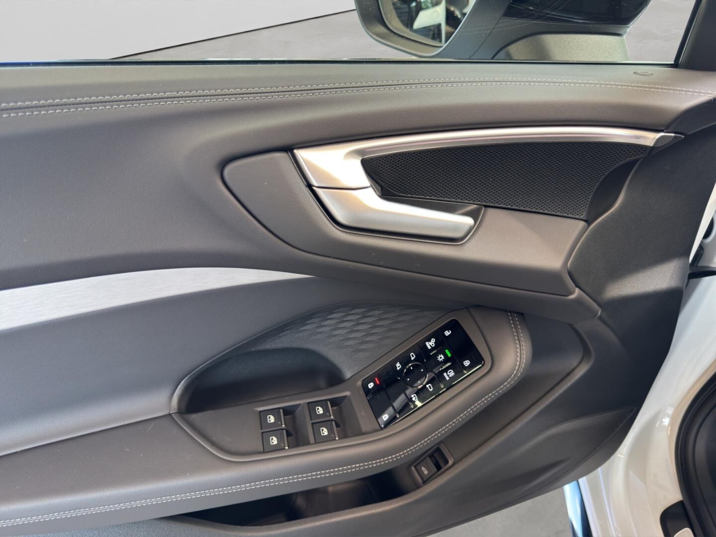 Bild über Audi A5 Avant TFSI 150 kW S tronic - für weitere Informationen kontaktieren Sie den Audi Partner