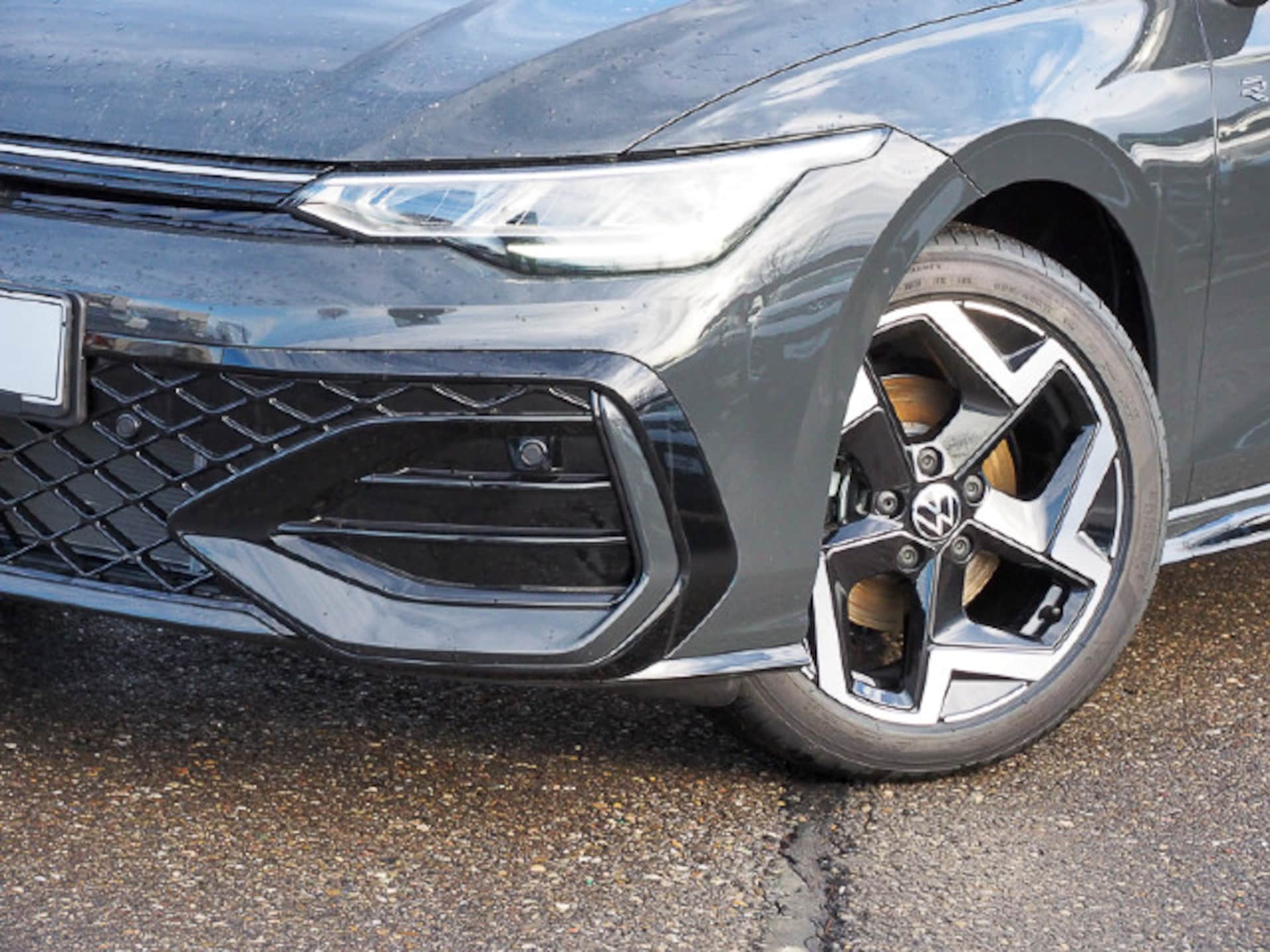 Volkswagen Golf R-Line