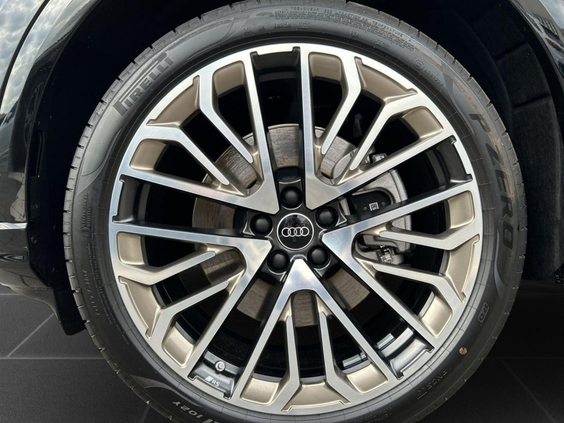 Audi Q5 Sportback edition one