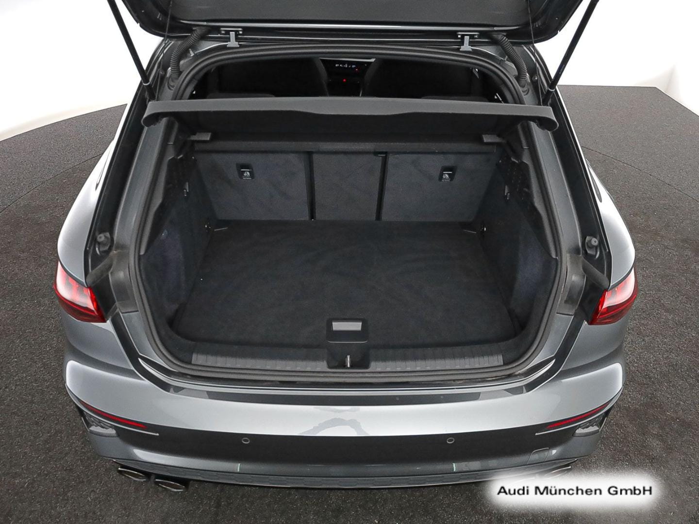 Bild über Audi S3 Sportback TFSI quattro S tronic - für weitere Informationen kontaktieren Sie den Audi Partner