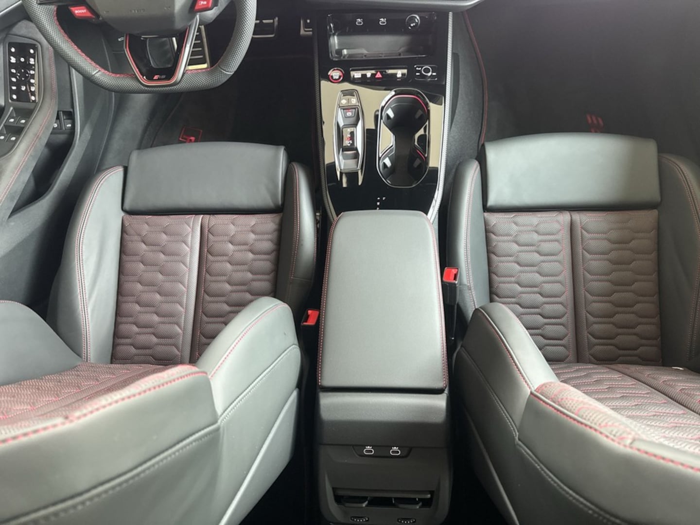 Bild über Audi RS 5 Limousine TFSI quattro 470 kW tiptronic - für weitere Informationen kontaktieren Sie den Audi Partner
