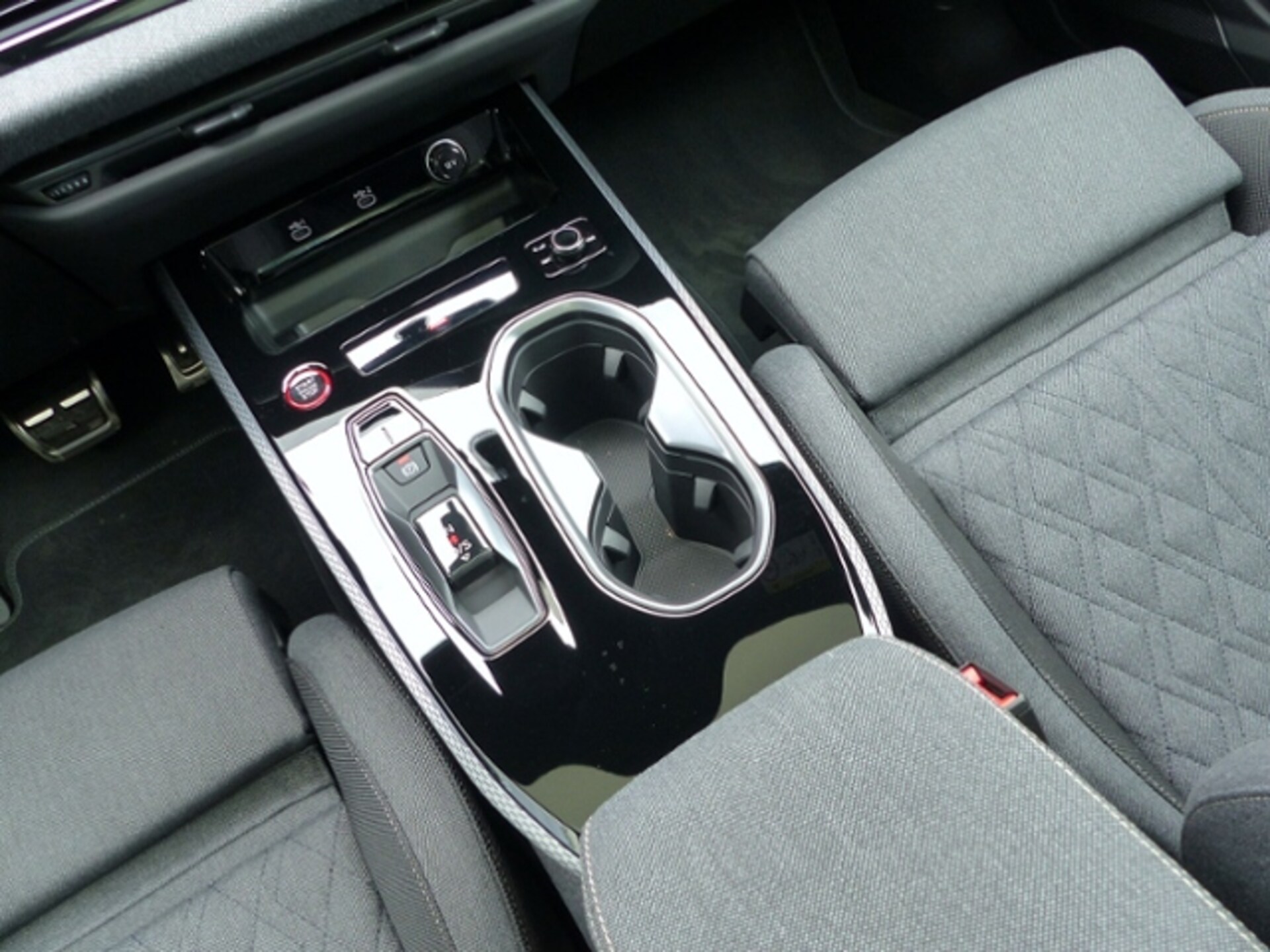 Audi A6 Avant edition one