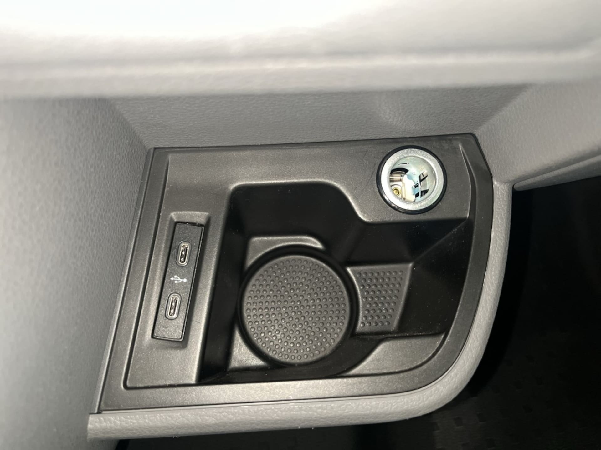 Volkswagen T6.1 Transporter Kasten langer Radstand