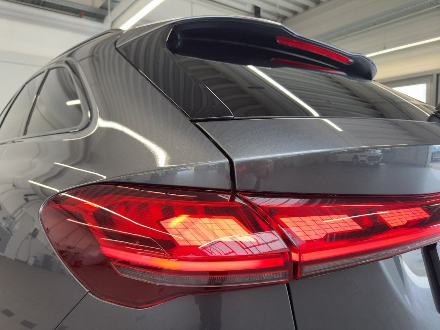 Bild über Audi A5 Avant TDI quattro 150 kW S tronic - für weitere Informationen kontaktieren Sie den Audi Partner