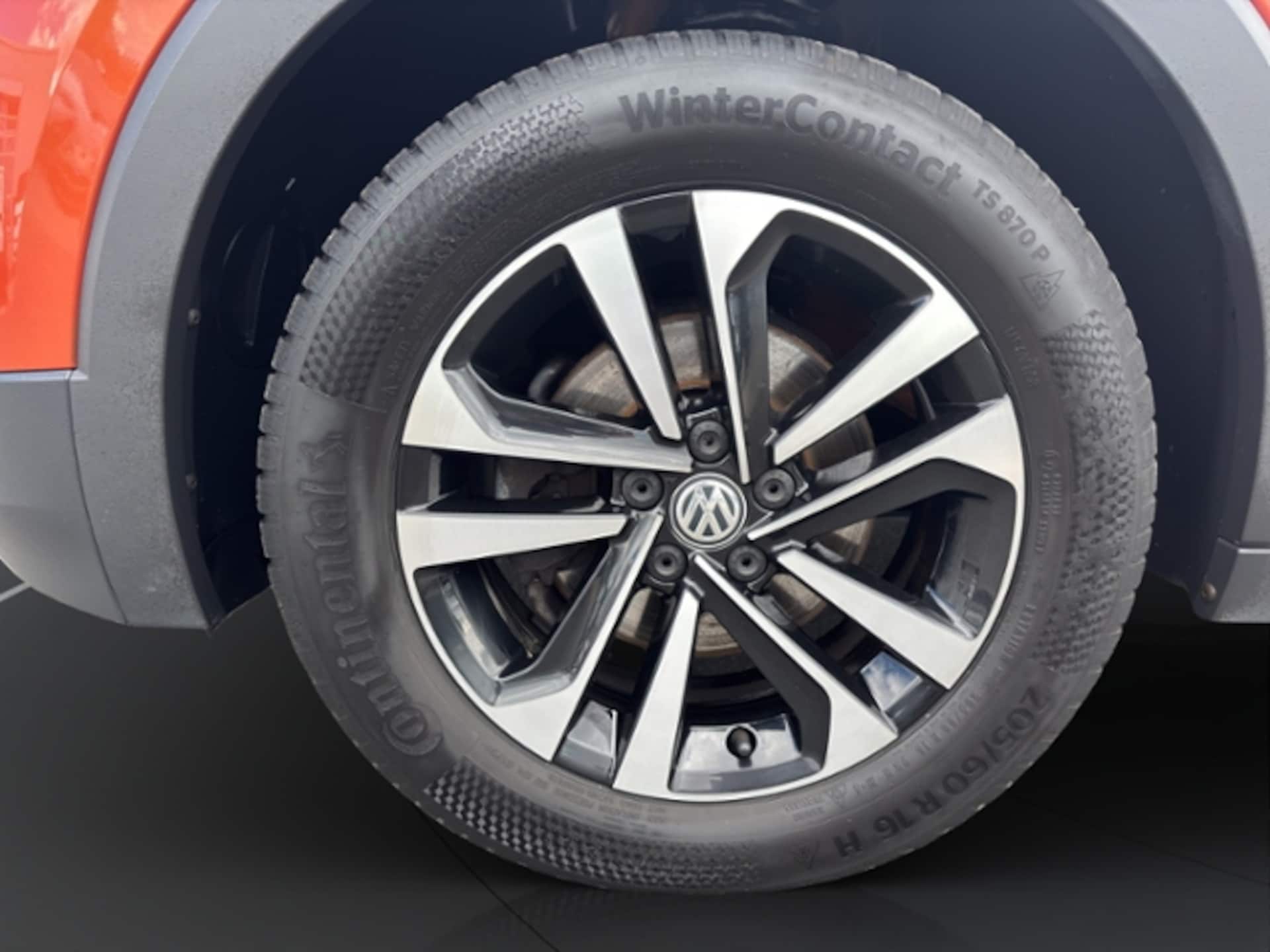 Volkswagen T-Cross United
