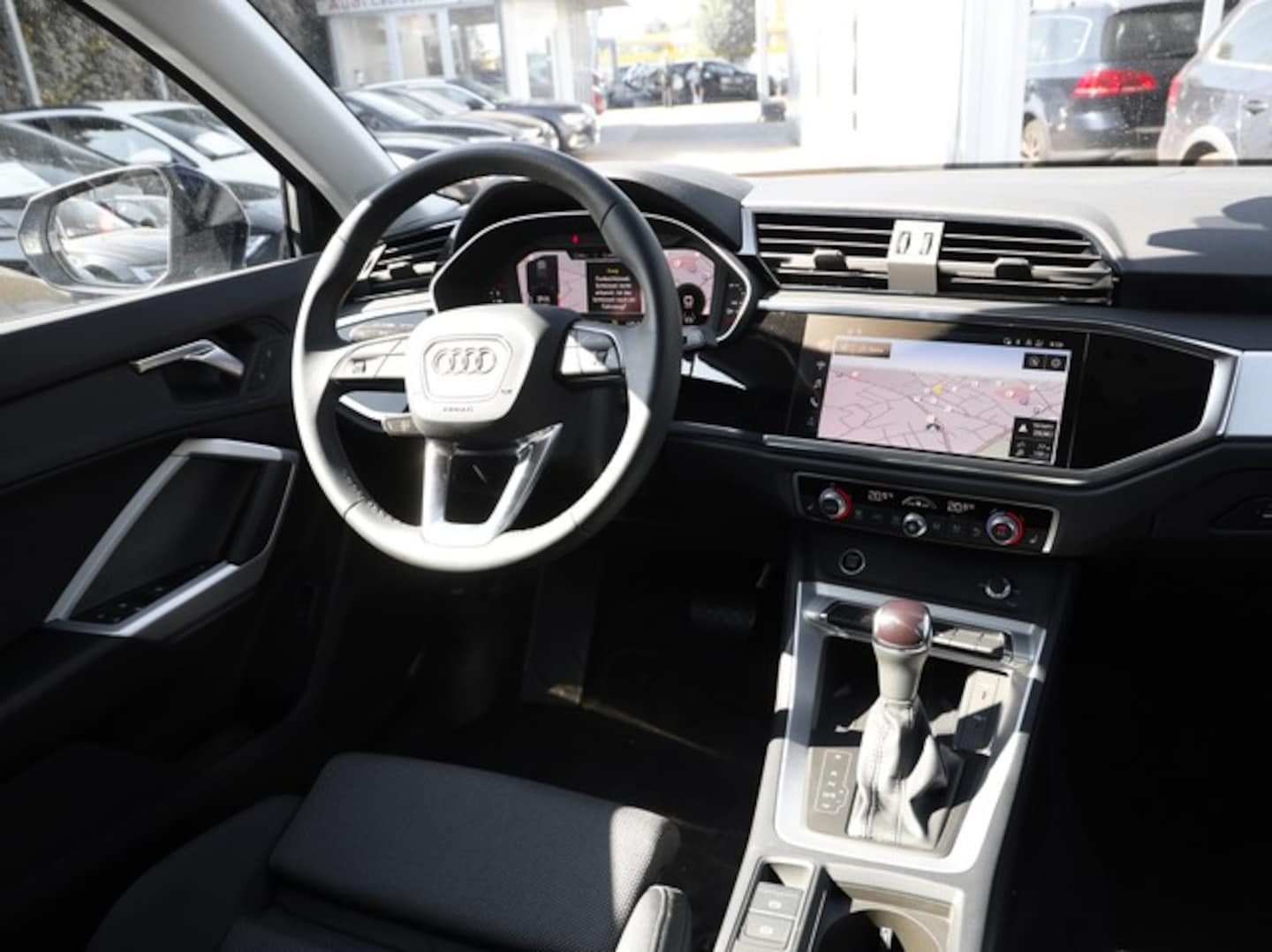 Bild über Audi Q3 TDI 110 kW S tronic - für weitere Informationen kontaktieren Sie den Audi Partner
