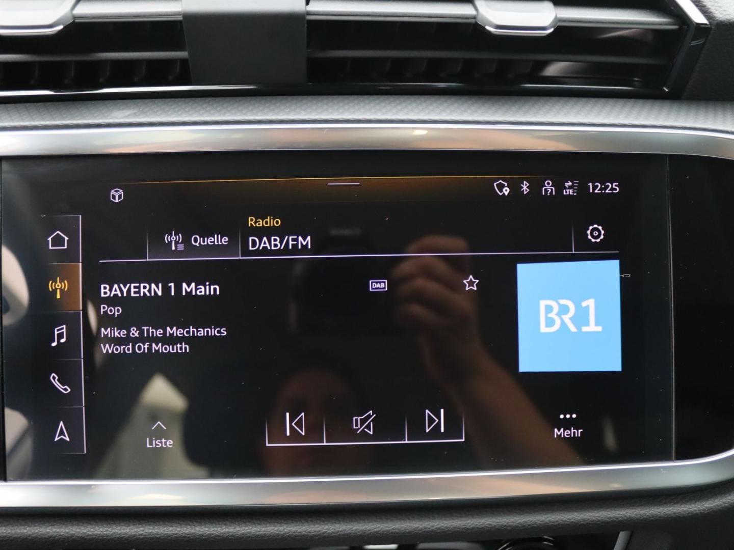 Bild über Audi Q3 S line 40 TFSI quattro S tronic - für weitere Informationen kontaktieren Sie den Audi Partner