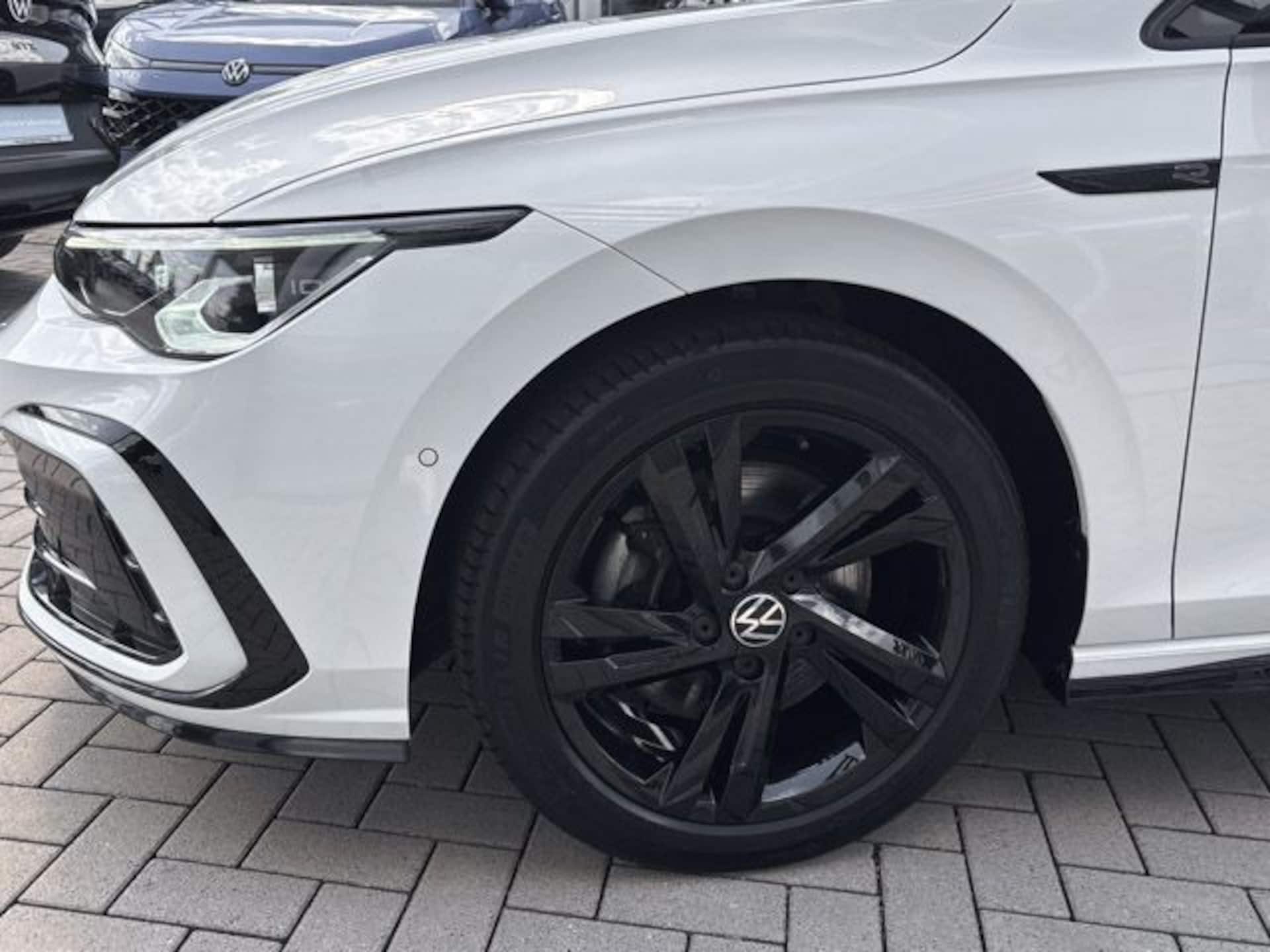 Volkswagen Golf R-Line