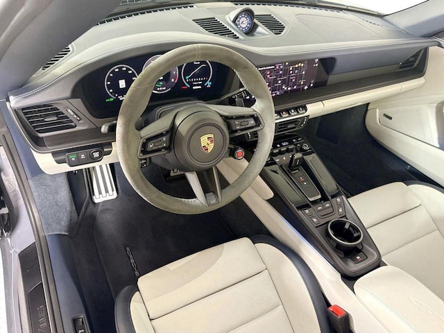 2025 Porsche