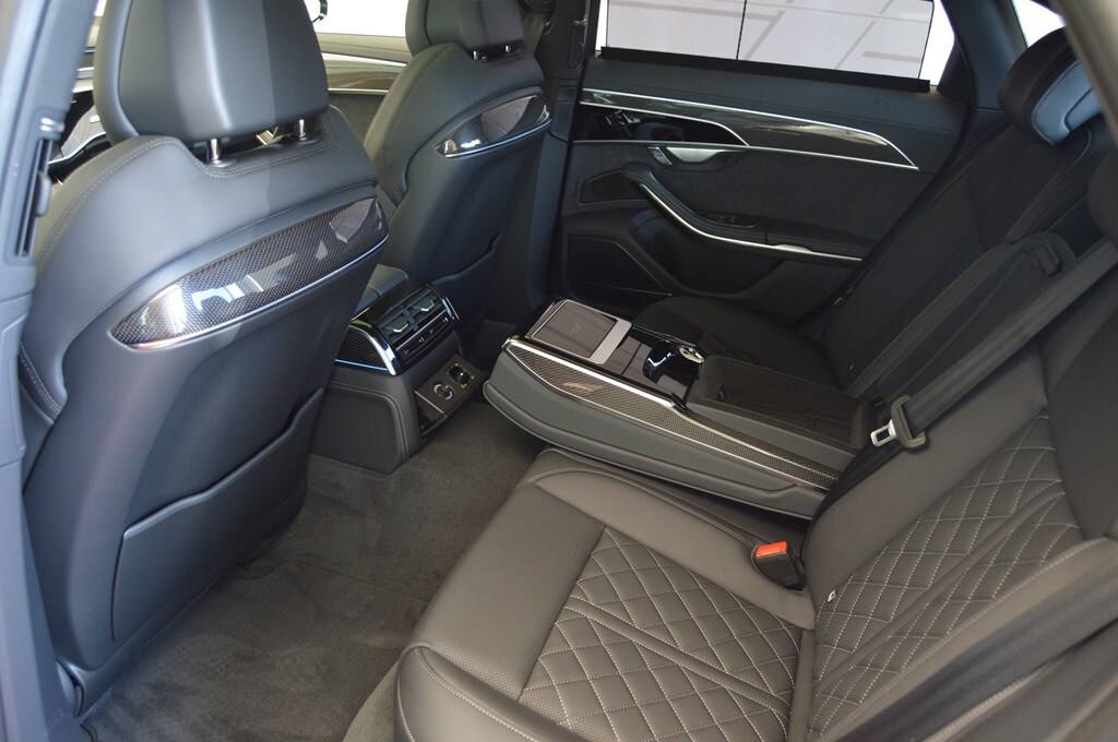 Bild som visar&nbsp;Audi A8 TFSI e&nbsp;A8 60 TFSI e quattro 462 hk tiptronic - för mer information kontakta din Audi Partner