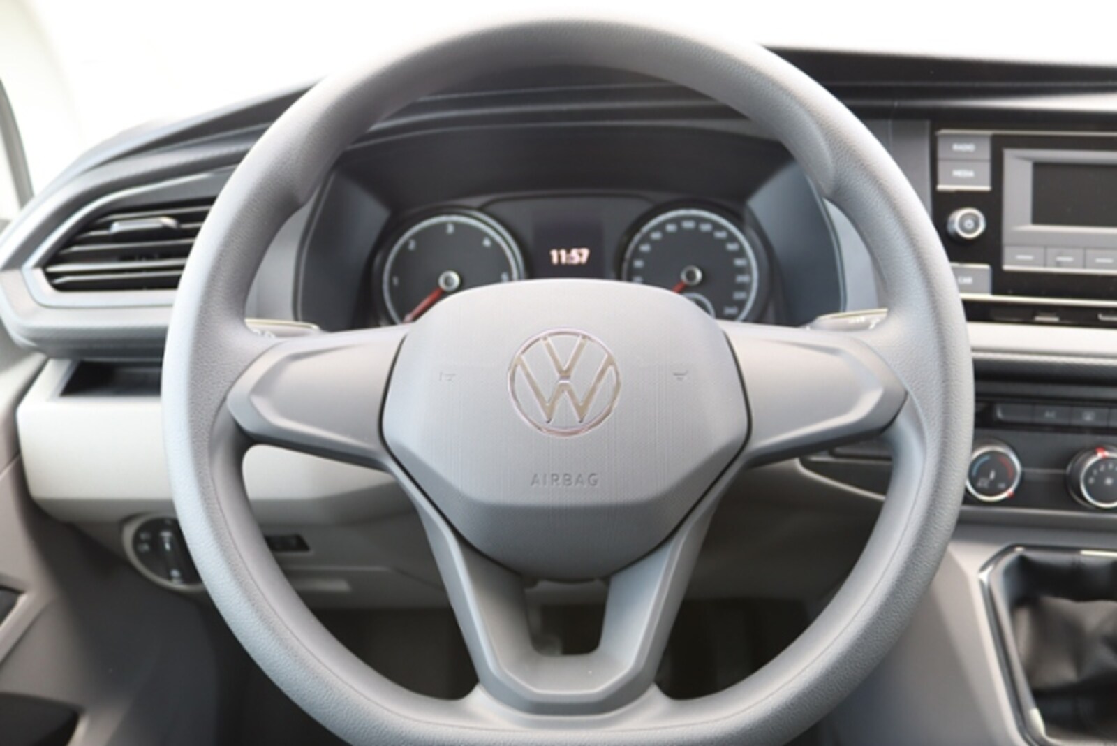 Volkswagen T6.1 Transporter Kasten kurzer Radstand – Bild 10