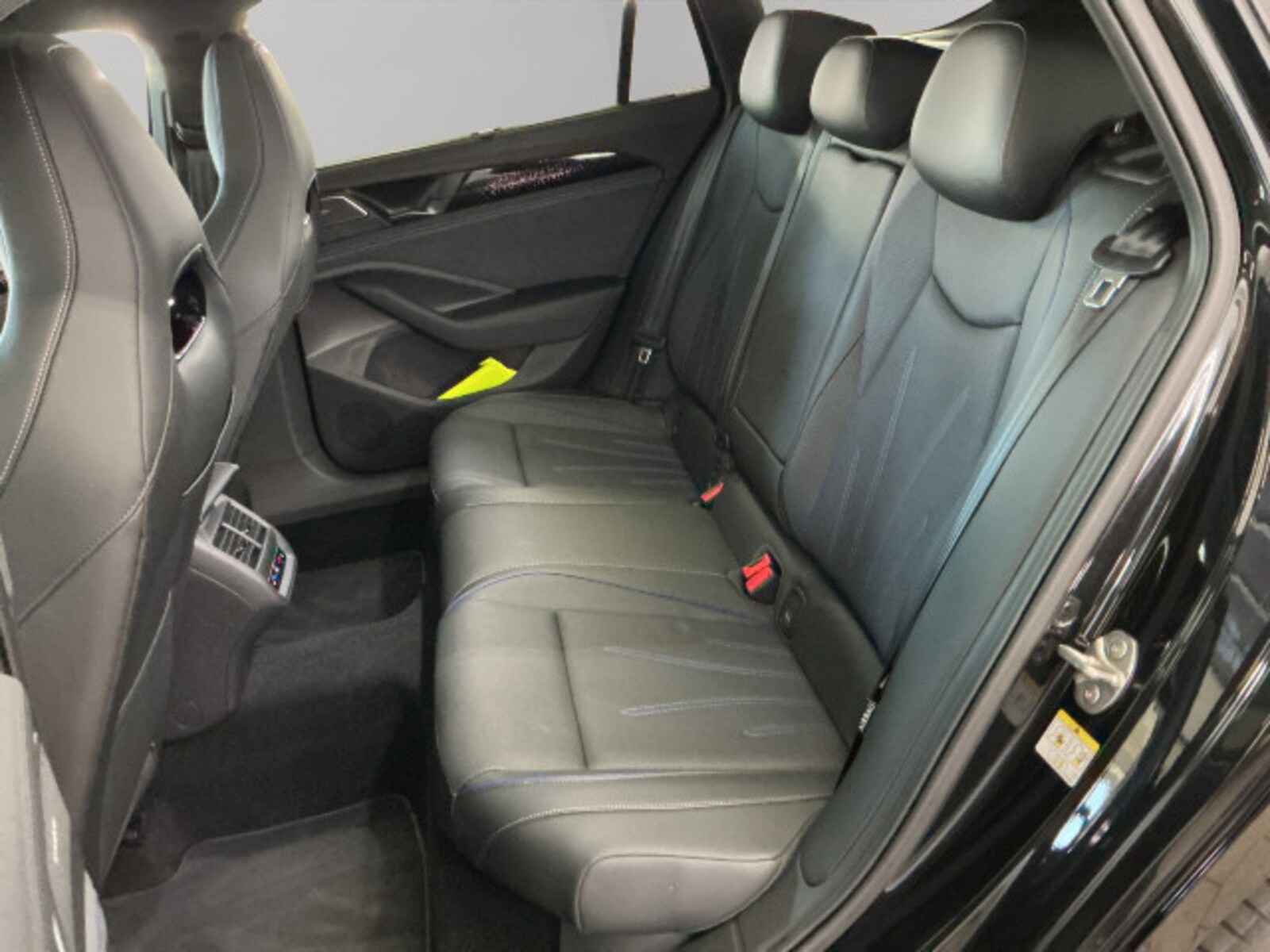Volkswagen Passat – Bild 17