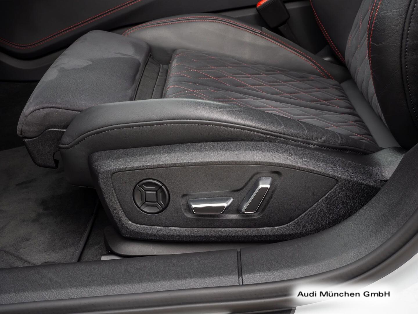 Bild über Audi S6 Avant TDI quattro tiptronic - für weitere Informationen kontaktieren Sie den Audi Partner