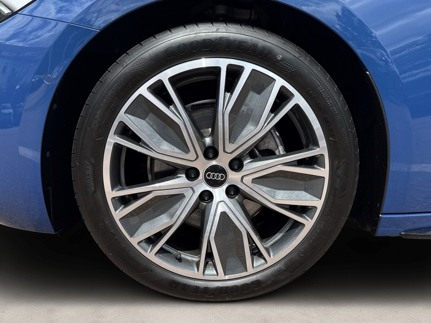 Bild über Audi A5 Limousine TFSI 110 kW S tronic - für weitere Informationen kontaktieren Sie den Audi Partner