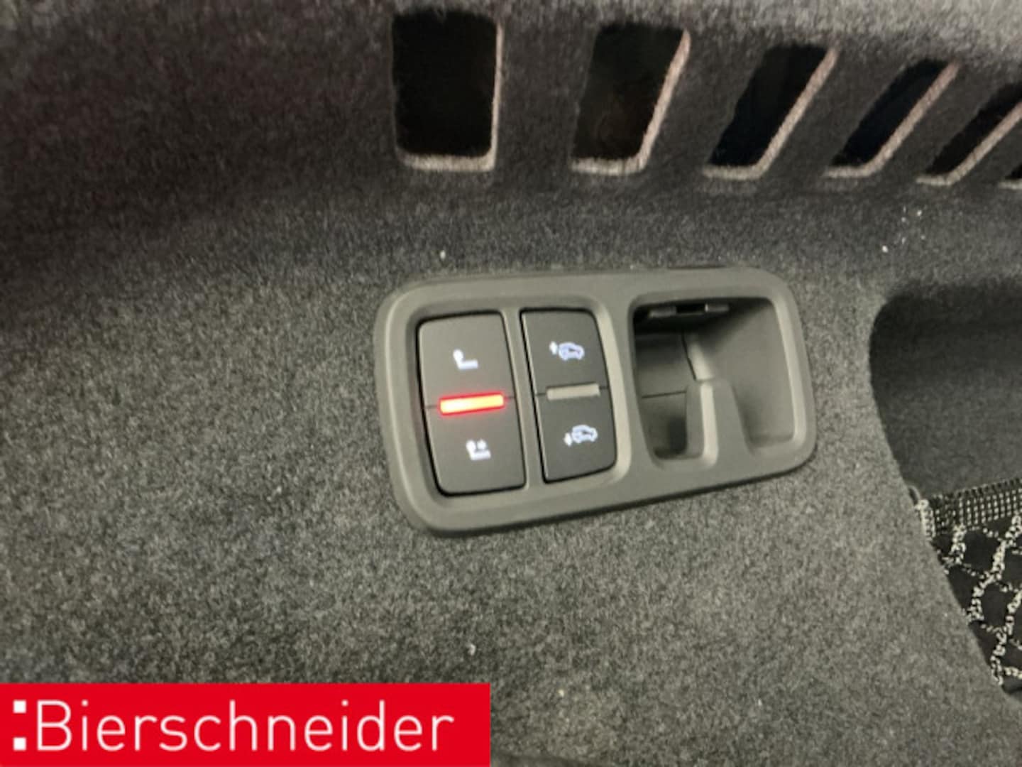 Bild über Audi RS Q8 SUV TFSI quattro 471 kW tiptronic - für weitere Informationen kontaktieren Sie den Audi Partner